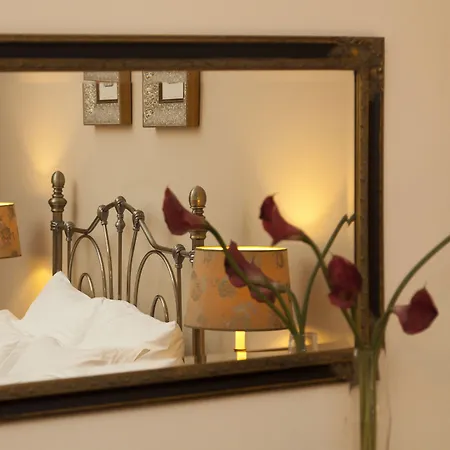 Boutique Guest Zephyrus