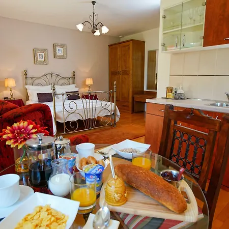 Boutique Guest Zephyrus