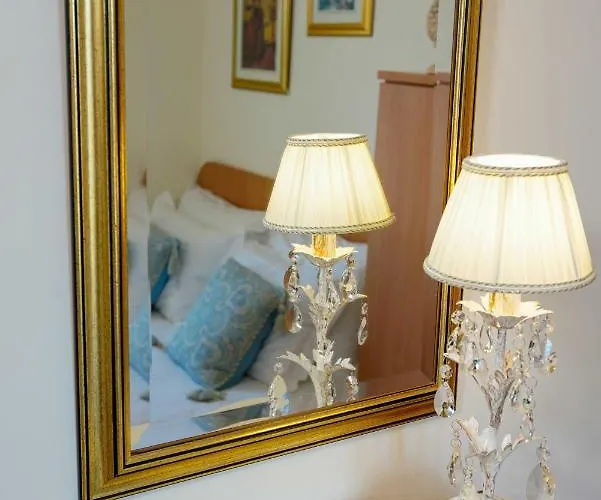 Boutique Guest Zephyrus