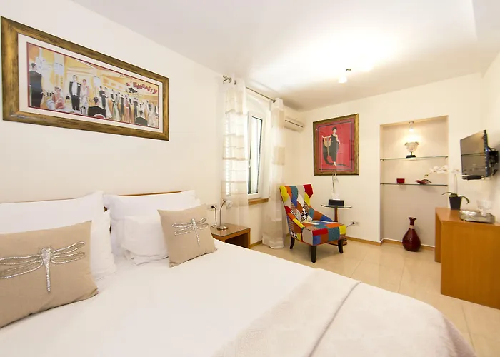 부티크 게스트 어커머데이션 제피로스 4*